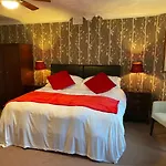 The Kingswood Guest House - Adult Only